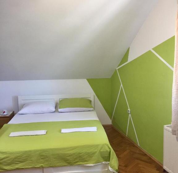 Четырехместный Номер Deluxe, Hostel Lega House
