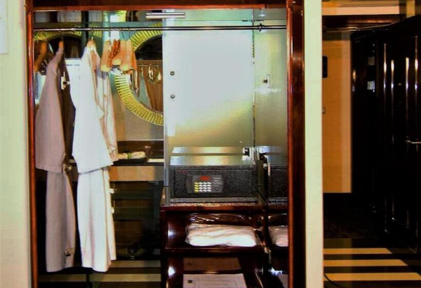 اتاق اجرایی, The Raintree Dhaka   A Luxury Collection