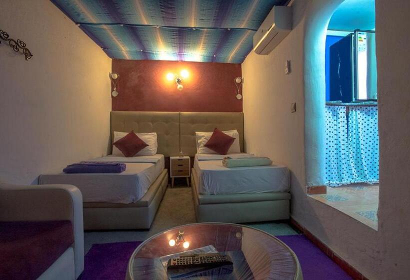 בקתה סופריור, Riad Antek