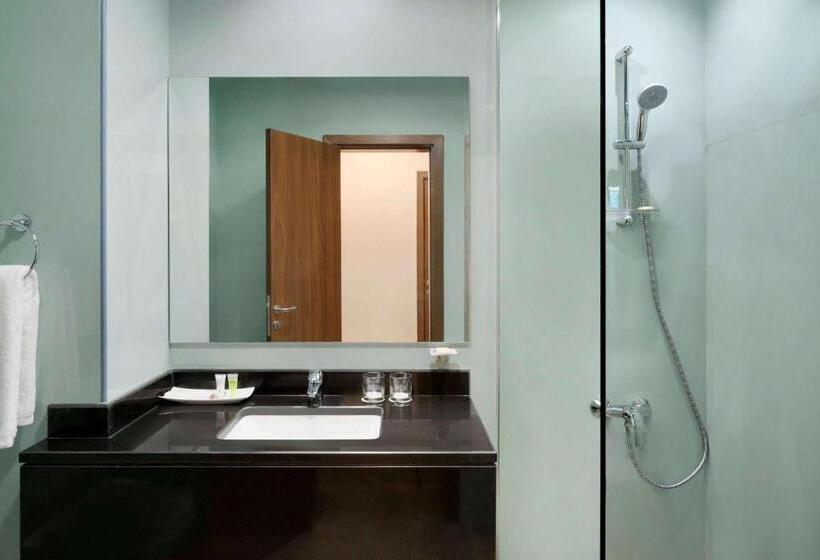 장애인을 위한 스탠다드 룸, Ramada Encore Al Khobar Olaya