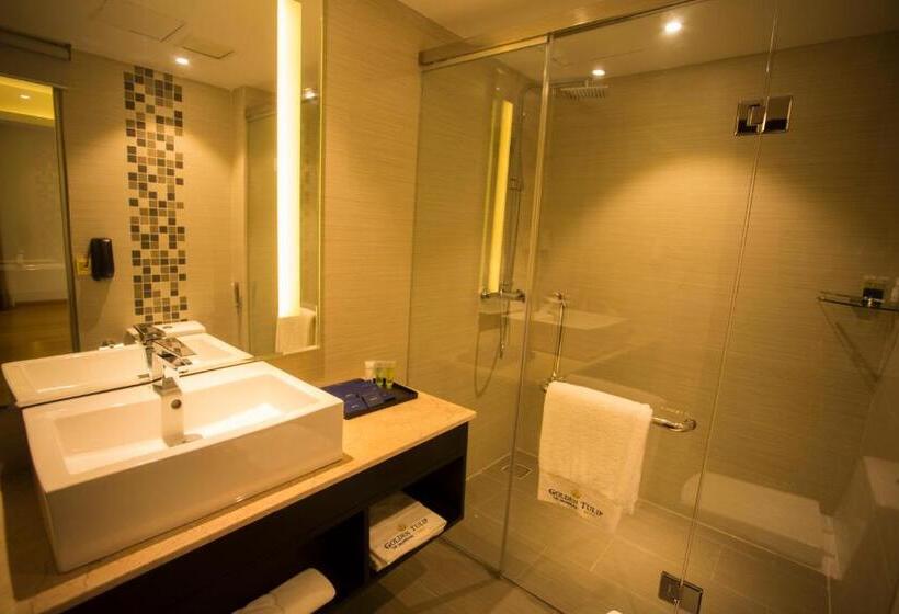 استودیوی سوپریور, Golden Tulip  The Grandmark Dhaka