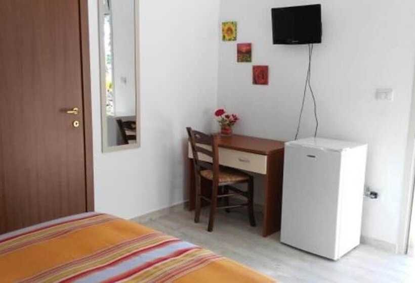 Номер Стандарт Трехместный, Villa Elisa