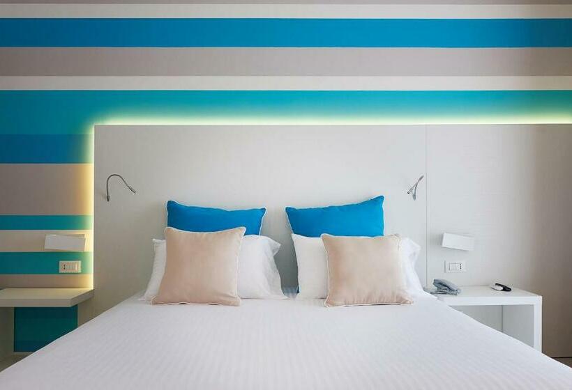 Трехместный Номер Стандарт с Балконом, Marina Di Petrolo Hotel & Spa