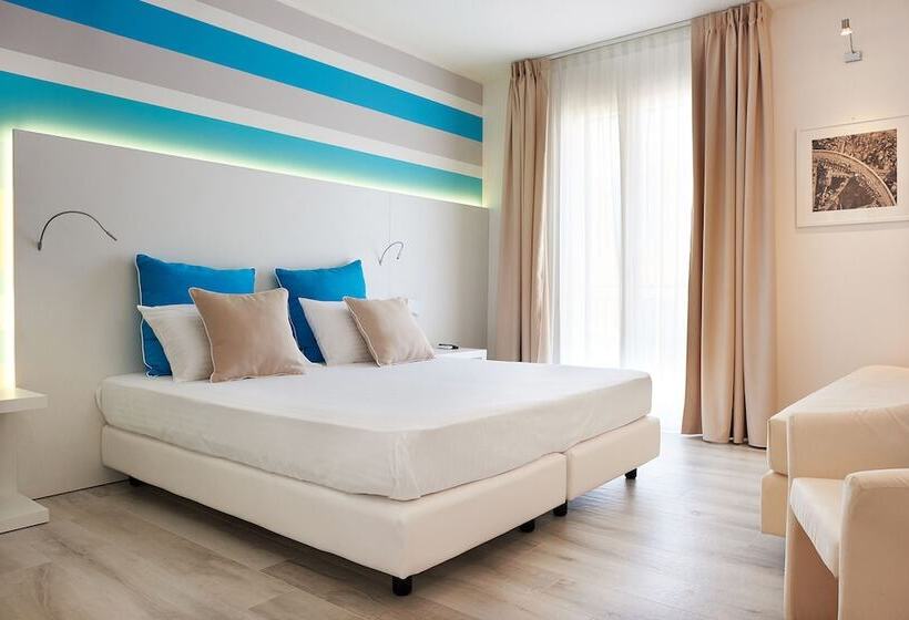 Четырехместный Номер Стандарт с Балконом, Marina Di Petrolo Hotel & Spa