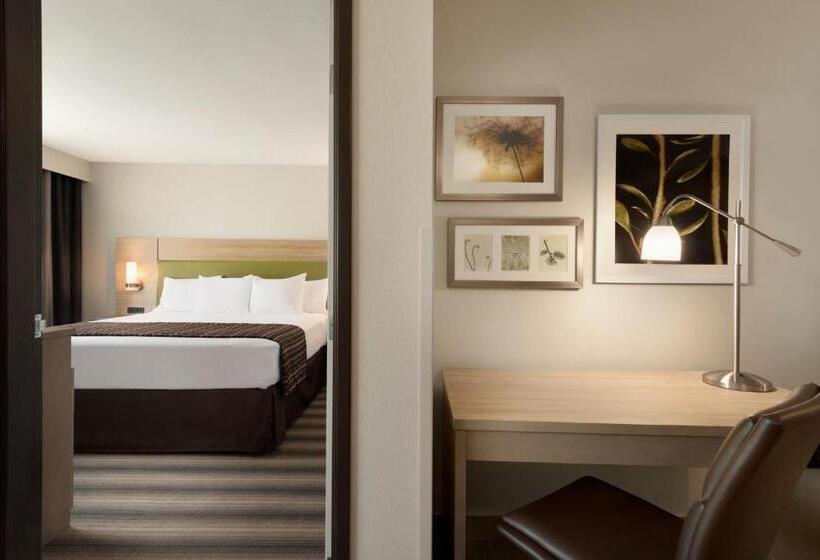 Люкс Кровать Кинг, Country Inn & Suites By Radisson Indianola Ia
