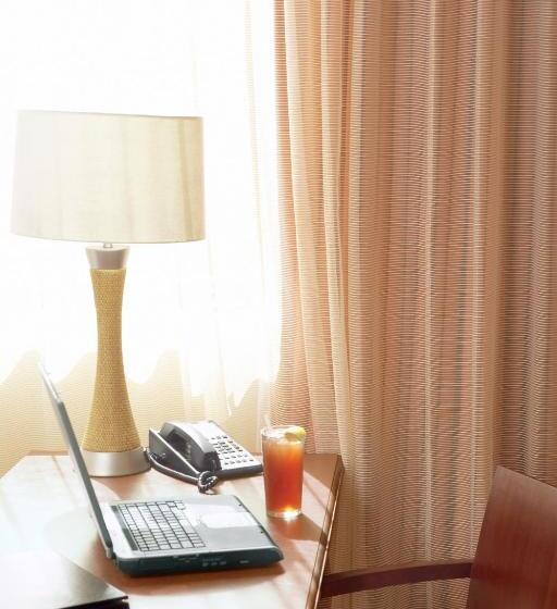 Номер Стандарт Адаптированный для Инвалидов, Country Inn & Suites By Radisson Indianola Ia