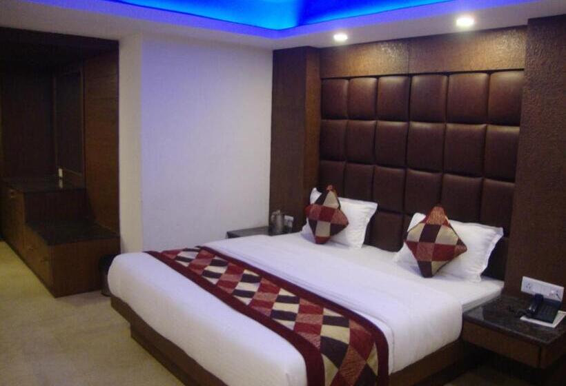 수피리어 룸, Hamers International