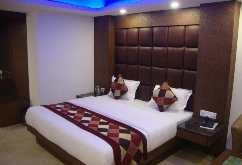 수피리어 룸, Hamers International