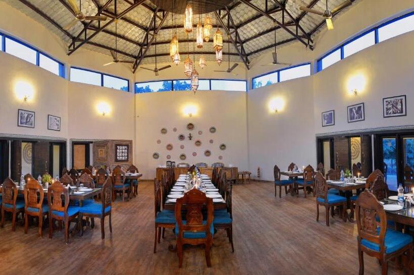 Хижина, Aranyak Resort
