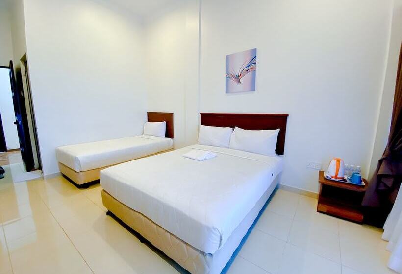 Трехместный Номер Superior, Capital O 91094 Hotel & Chalet Sportfishing