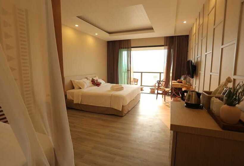 سوئیت با بالکن, Navela Hotel & Convention