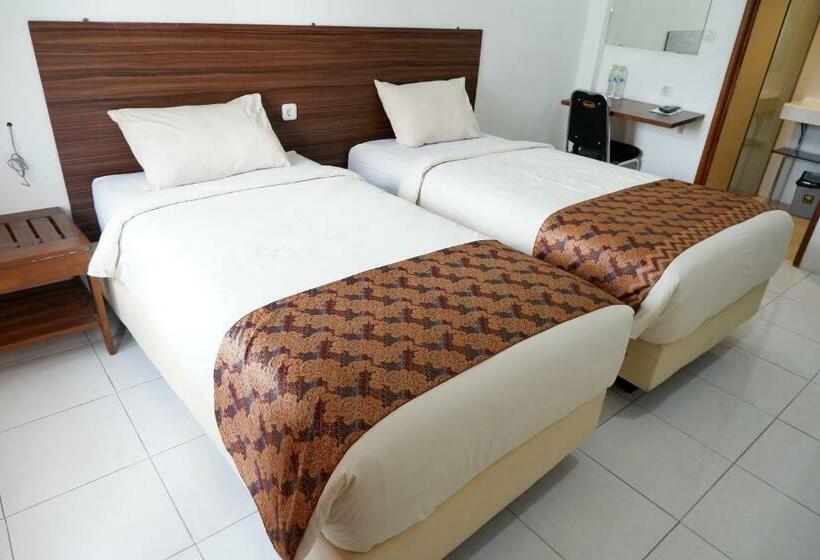 Номер Deluxe, Netral Jombang
