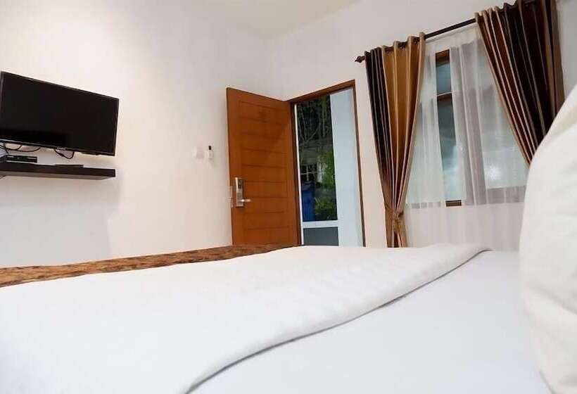 Номер Deluxe, Netral Jombang