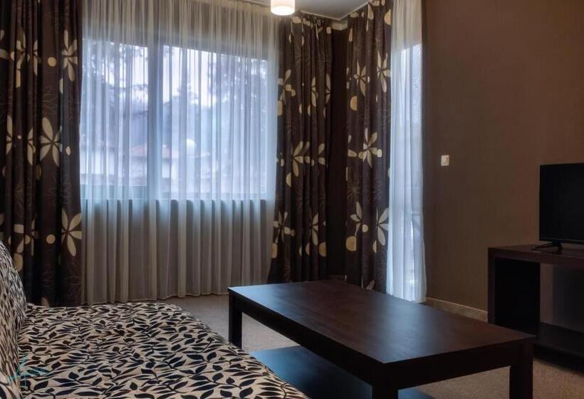 Люкс с Балконом, Ostrova Holiday Village