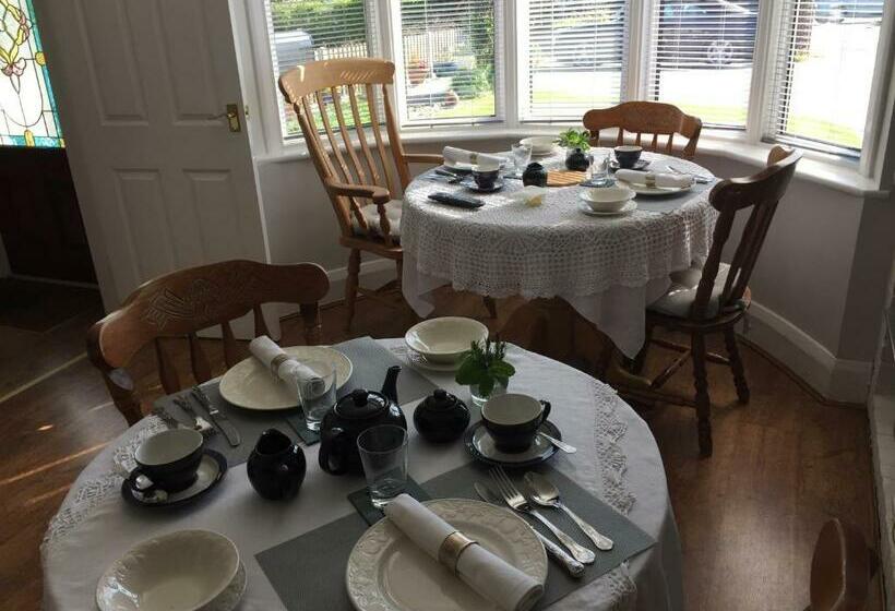 Номер Стандарт Вид на Сад, Southend Airport Bed & Breakfast