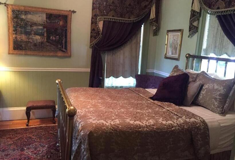 장애인을 위한 퀸사이즈 스탠다드 룸, The Whitmore Inn