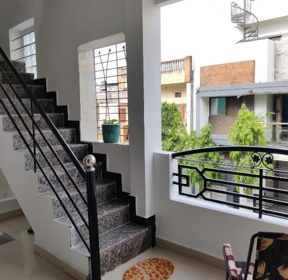 Номер Стандарт с Балконом, Krishnaalay Guest House
