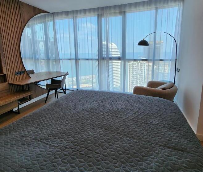 آپارتمان 1 خوابه با چشم‌انداز دریا, Sea View Plaza Batumi Centre