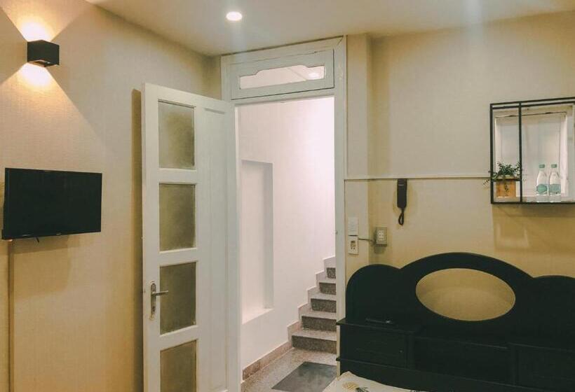 اتاق استاندارد, Quốc Vương