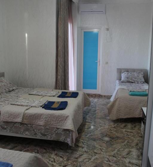 اتاق استاندارد چهار تخته, Georgia