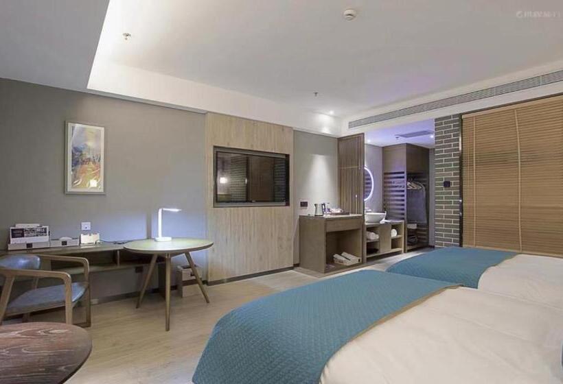 Номер Стандартный с Видом, Mehood Lestie Hotel   Xi An Jiaotong University Xijing Hospital Changle Park Metro Station