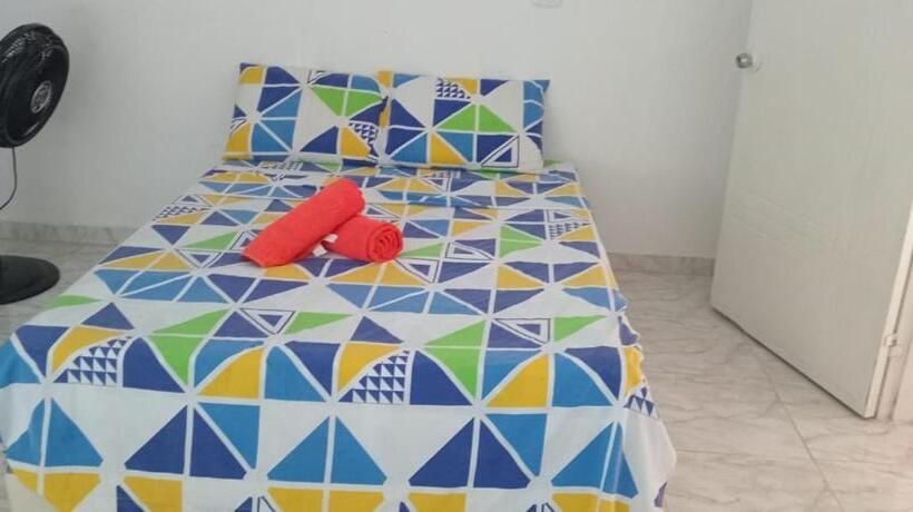 스탠다드 트리플 룸, Hostal La Gran Ceci