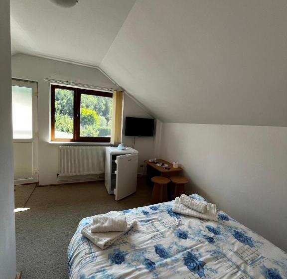اتاق استاندارد با چشم‌انداز کوهستان, Forest View Cottage