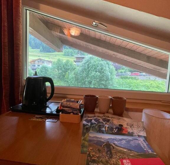 اتاق استاندارد سه نفره, Picchio Rosso   Stanza Privata Con Bagno In Val Di Fassa