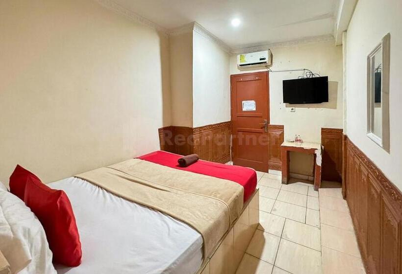 Номер Стандарт, My Home2 Mall Ciputra Cibubur Redpartner