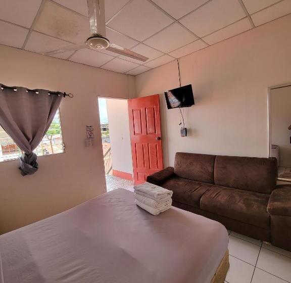 اتاق لوکس, Hostal Familiar Ulua