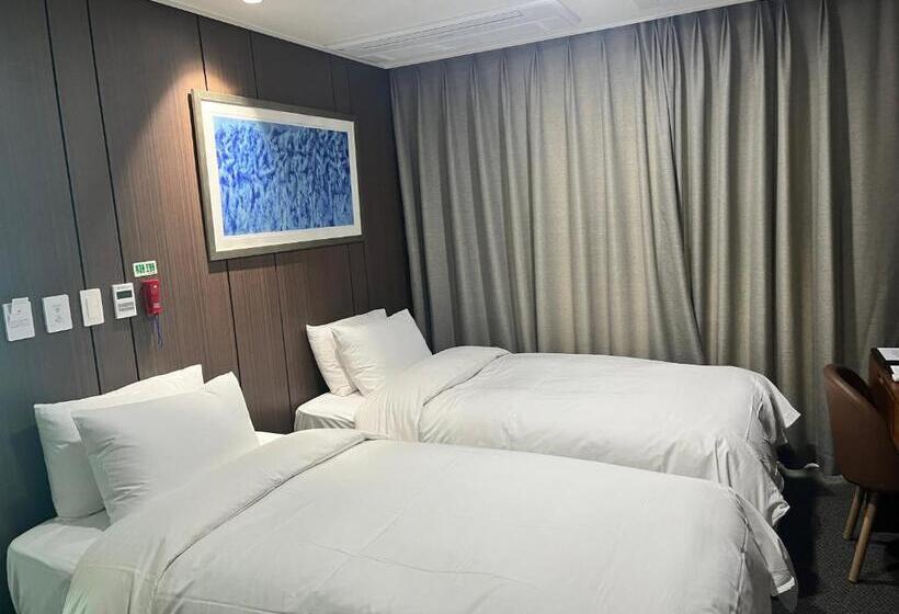 Семейный Номер, Raonstay In Perla