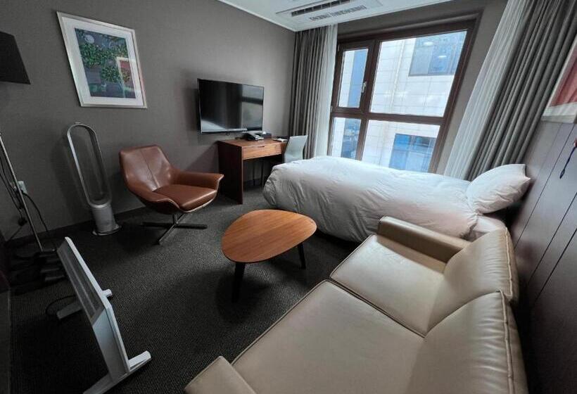 Семейный Номер, Raonstay In Perla