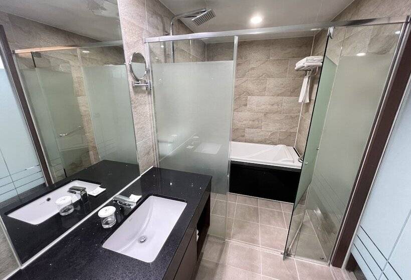 Семейный Номер, Raonstay In Perla