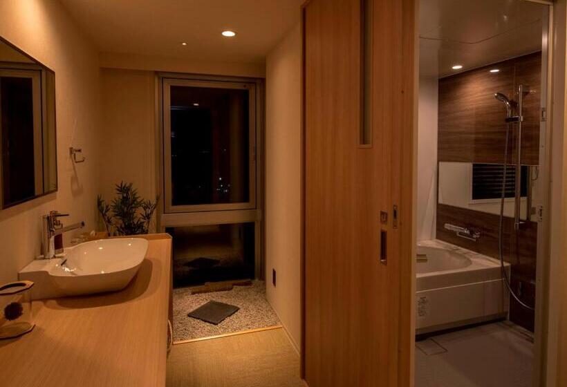 Номер Superior, Uan Kanazawa