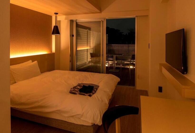 Номер Стандарт с Террасой, Uan Kanazawa
