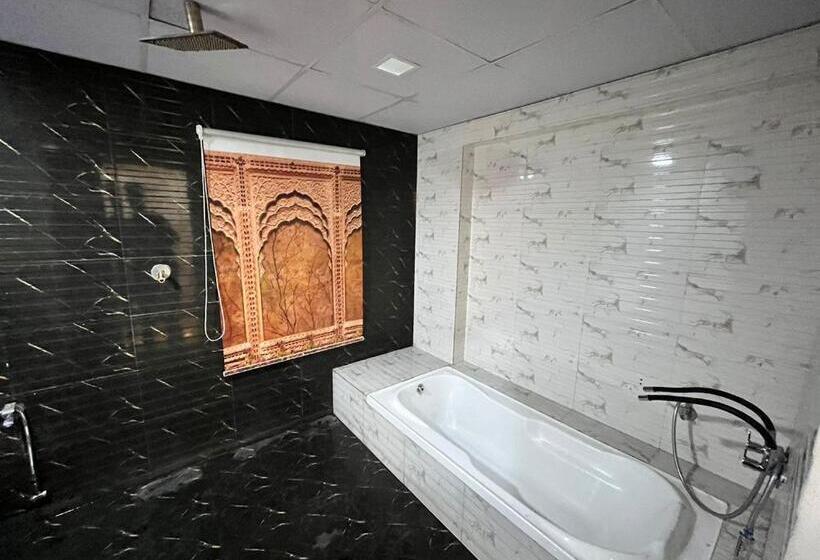 اتاق سوپریور, The Grand