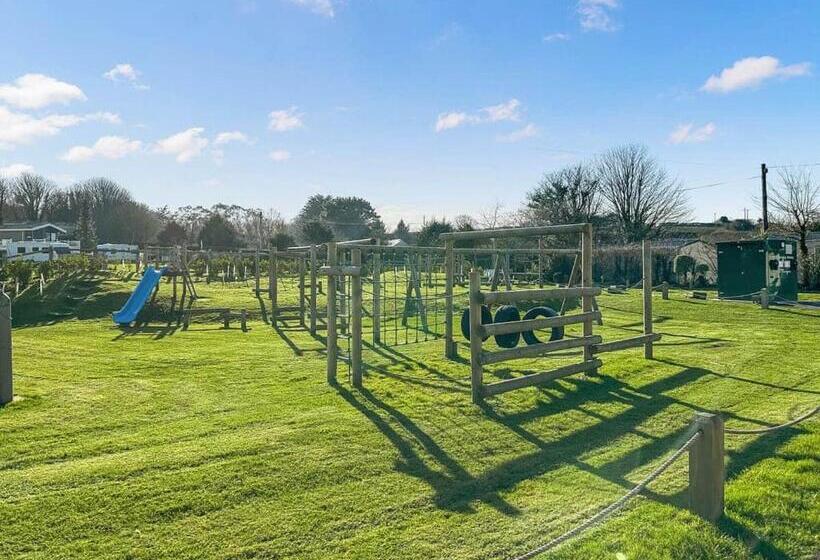בית, 3 חדרי שינה, Hamlet Lodge Retreat At Calloose Holiday Park