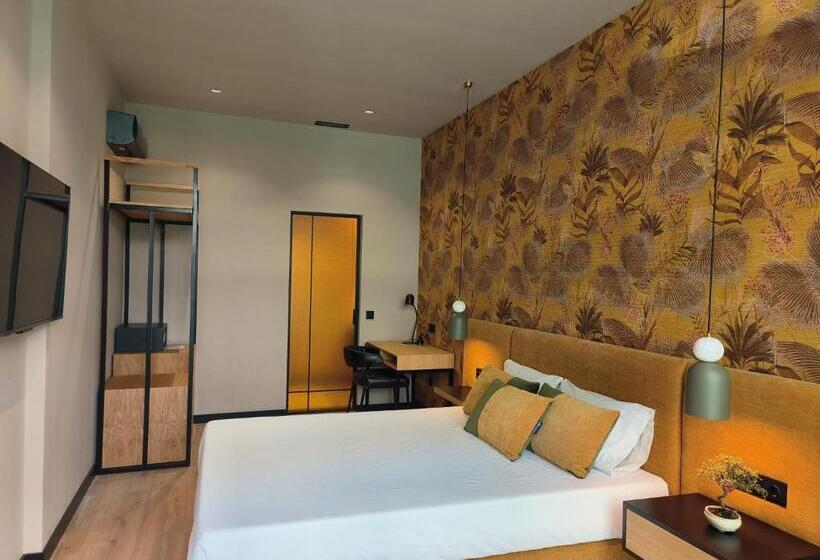 اتاق استاندارد با چشم‌انداز باغ, Saman Hotel Boutique