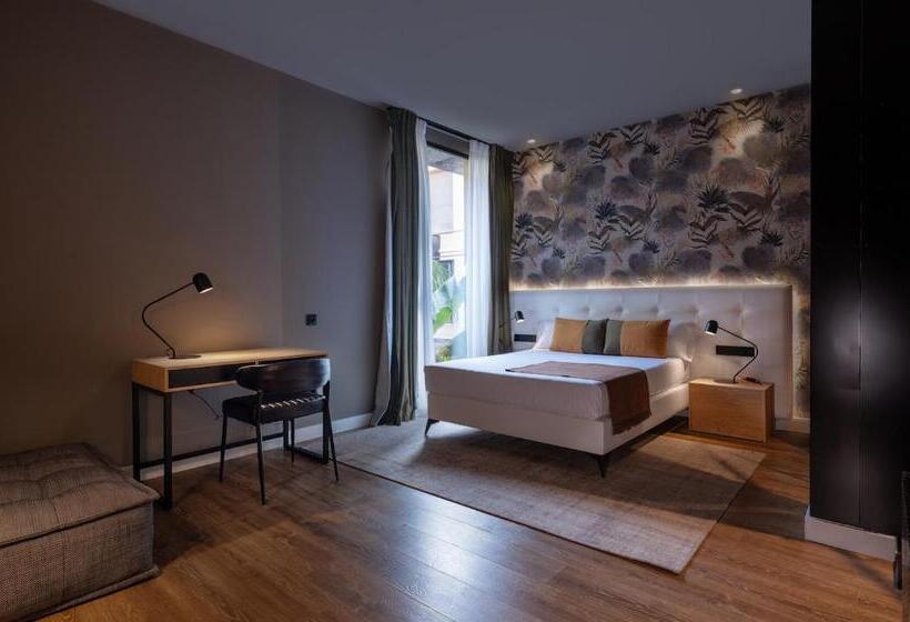 سوییت با چشم‌انداز استخر, Saman Hotel Boutique