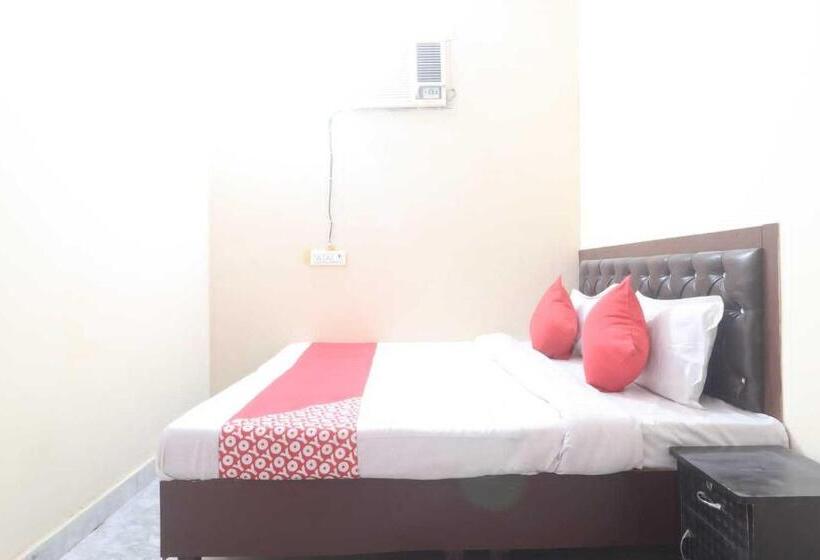 Трехместный Номер Классика, Oyo Foji Guest House