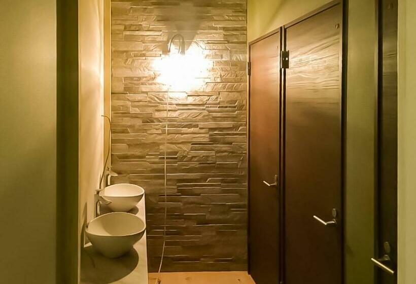 Кровать в Общей Комнате, Relak Guest House 登別 Station