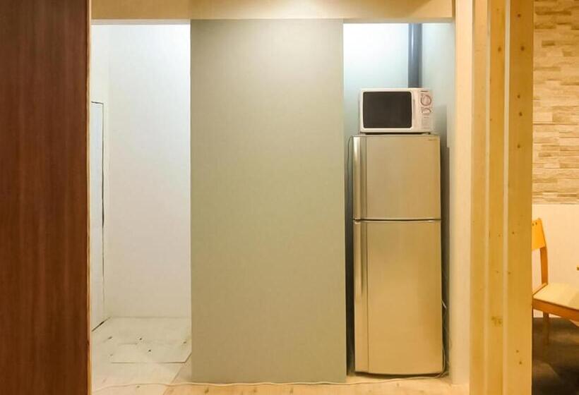 Номер Стандарт Четырехместный Совместный Санузел, Relak Guest House 登別 Station