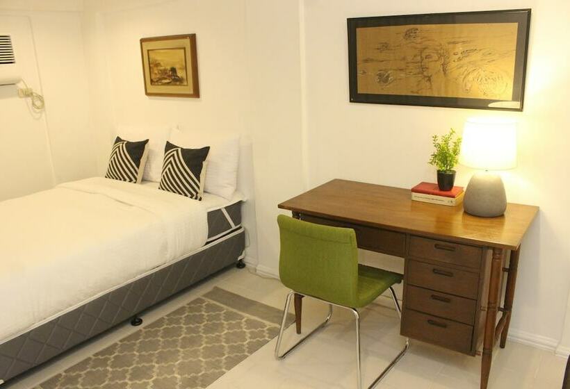 スタンダードルーム, The White B&b Bacolod