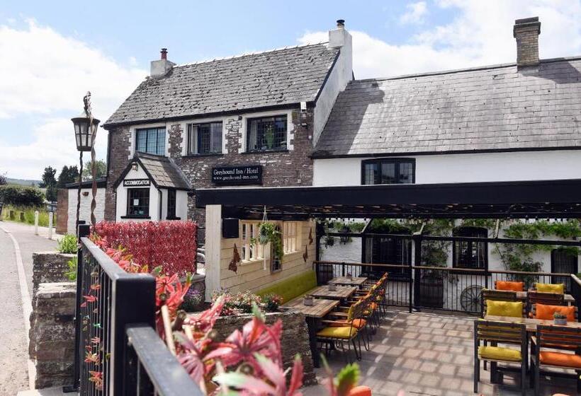 Семейный Номер Вид на Сад, The Greyhound Inn And
