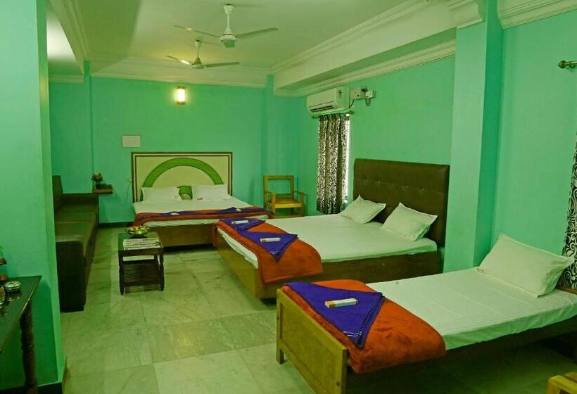Standard Triple Room, Ganga Palace