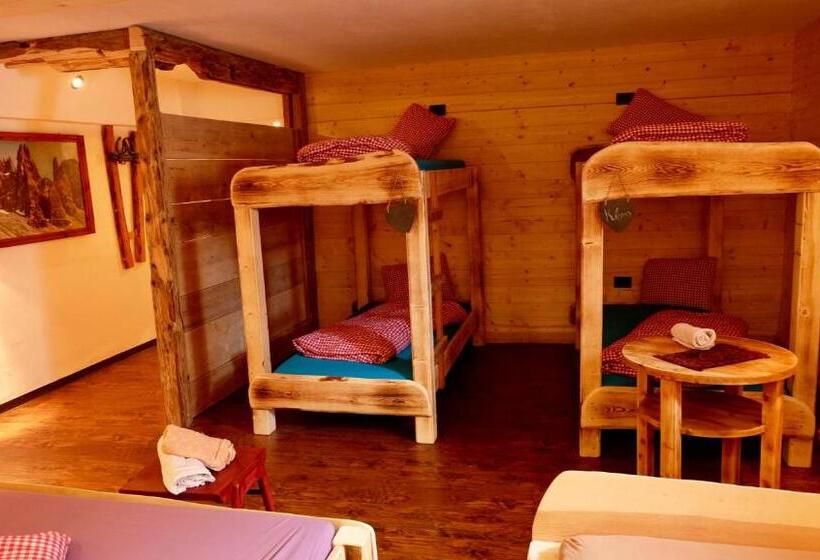 Кровать в Общей Комнате, "0" Sterne  Weisses Rössl In Leutasch/tirol