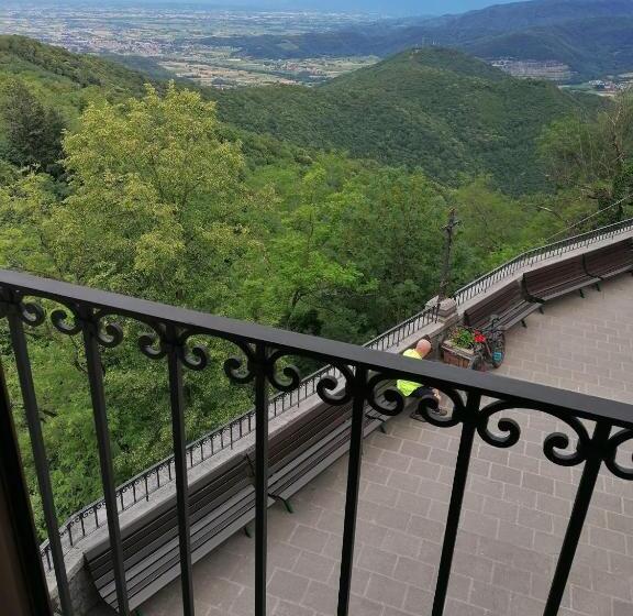 Номер Стандарт с Балконом, Casa Del Pellegrino
