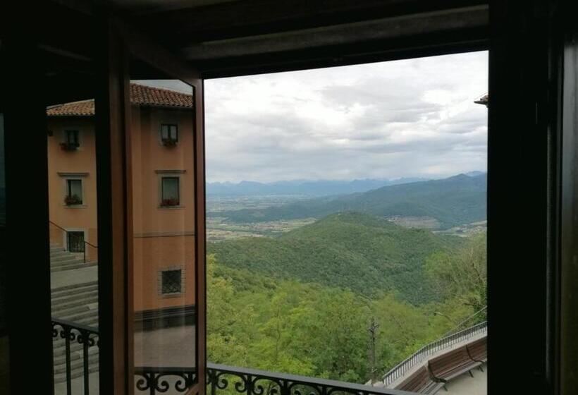 Номер Стандарт с Балконом, Casa Del Pellegrino