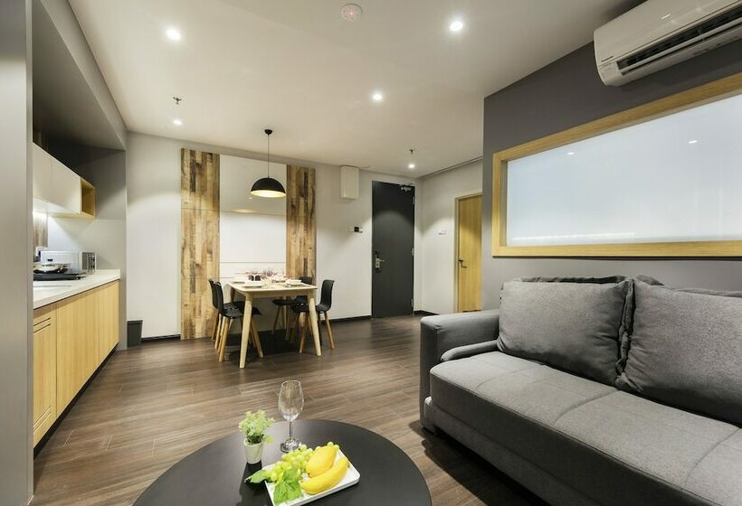 سوییت, The Granite Luxury