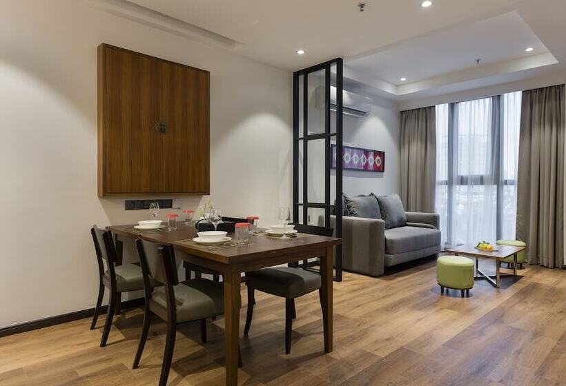 سوییت, The Granite Luxury